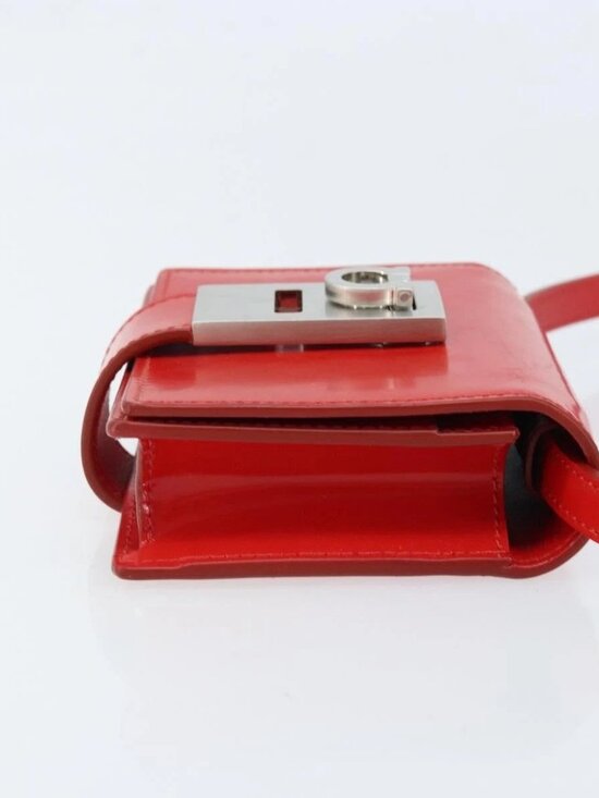 Salvatore Ferragamo Shoulder Bag Leather Red Silver Auth  Salvatore Ferragamo Gancini Shoulder Bag Leather Red Silver Auth BA10529